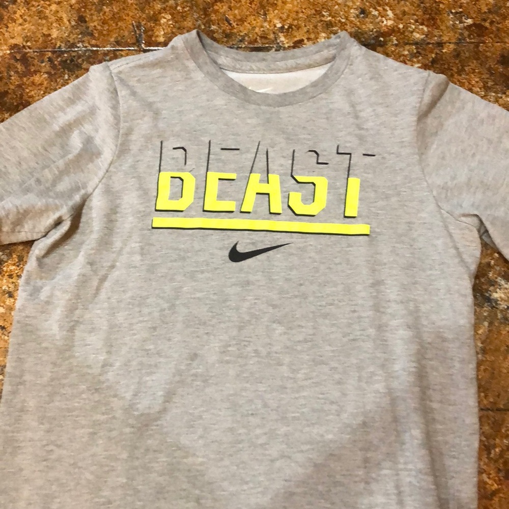 Boys Nike tee